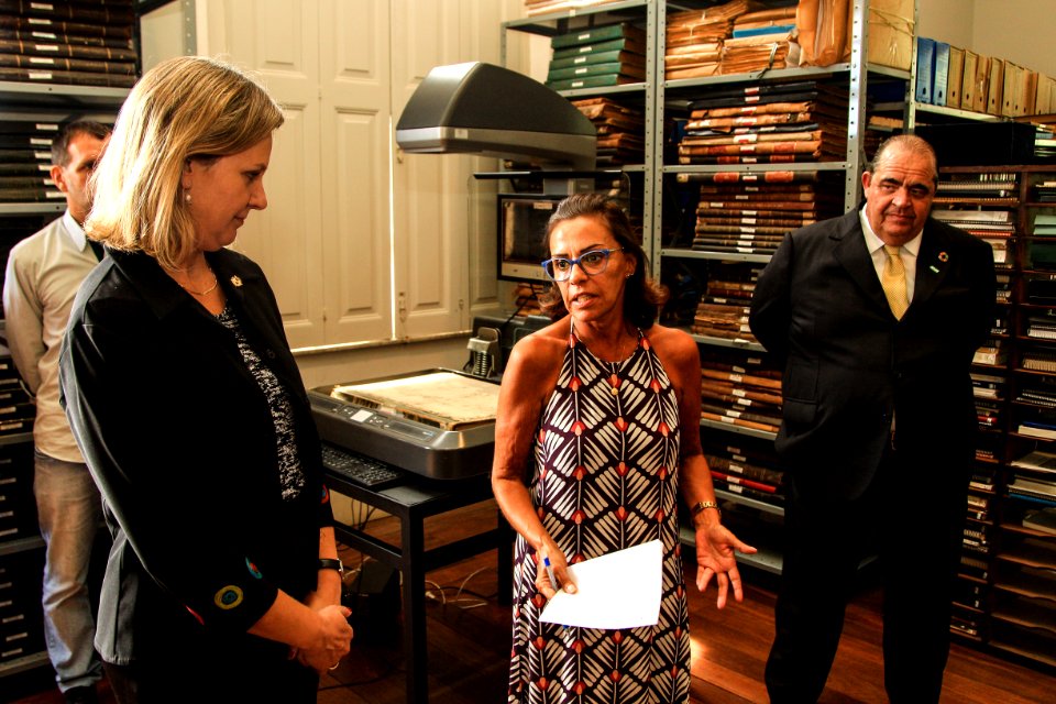 19.02.2019 - Prefeita Paula Mascarenhas participa da entrega do scanner planetário para digitalização do acervo da Bibliotheca Pública Pelotense - Foto: Gustavo Vara