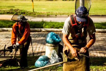 16.02.2019 - Trabalho de roçado na Praia do Laranjal - Foto: Gustavo Vara