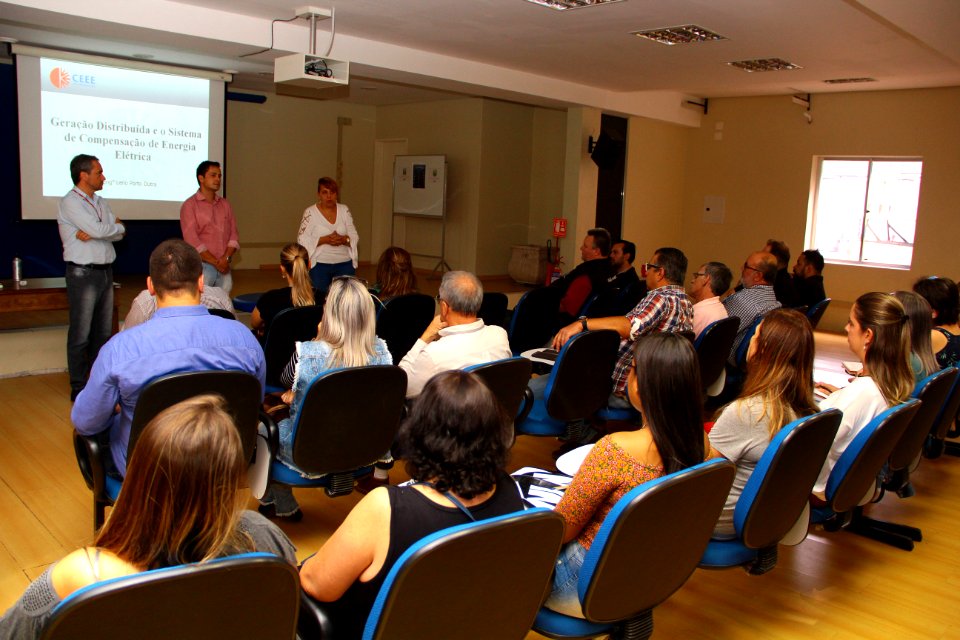28.03.2018 - SMS - Capacitação Economia de Energia - Foto Marcel Avila