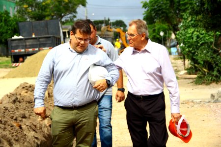 26.03.2019 - Gab Vice Prefeito - Prefeito em exercício vistoria obras do SANEP - Foto Marcel Avila