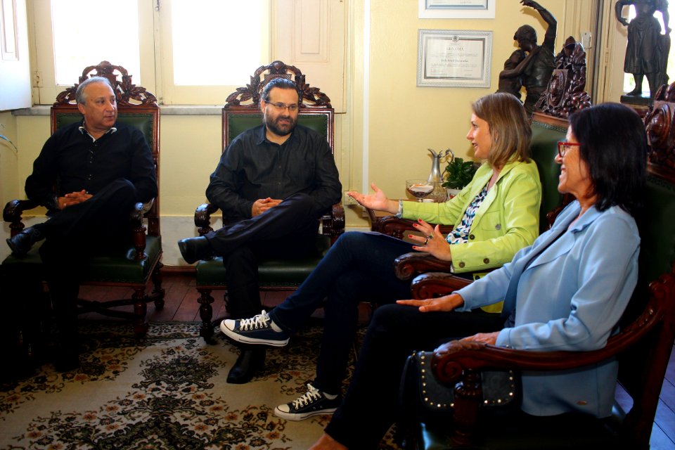 13.02.2019 - Gab Prefeita - Visita Direção Escola Assis Brasil - Foto Marcel Avila