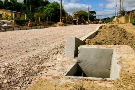 25.03.2019 - Vice-prefeito Idemar e secretário Roberto Ramalho visitam obras Rua Theodoro Born - Foto Michel Corvello