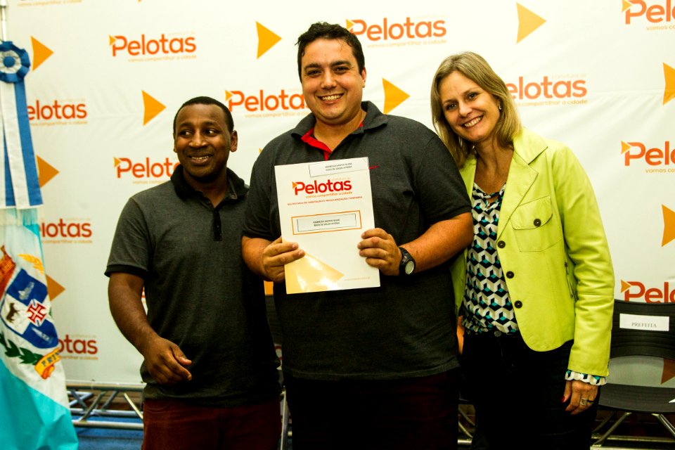 13.02.2019 - Prefeita Paula Mascarenhas realiza a entrega de contratos e carnês da Regularização Fundiária  do Navegantes - Foto: Gustavo Vara