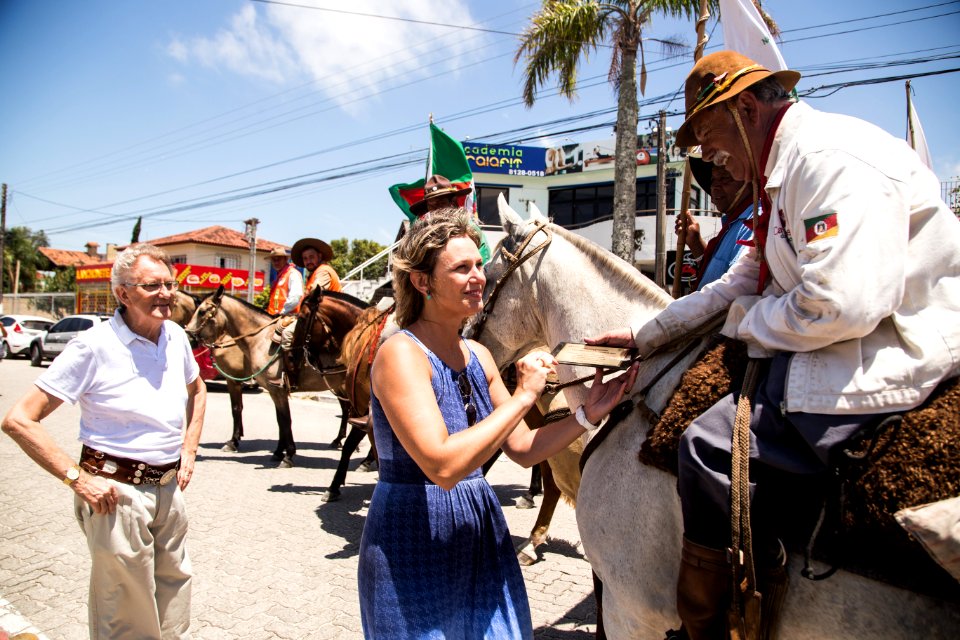 27.01.2019 - Prefeita Paula Mascarenhas e o vice Idemar Barz recepcionam os Cavalarianos da Costa Doce em Pelotas - Foto: Gustavo Vara