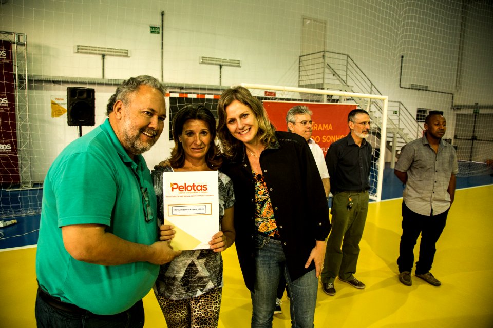 25.01.2018 - Prefeita Paula Mascarenhas durante entrega de certificados de regularizacão fundiária do Mário Meneghetti - Foto: Gustavo Vara