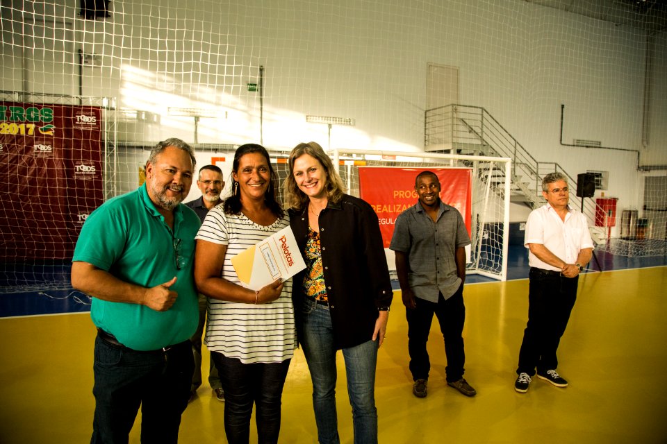 25.01.2018 - Prefeita Paula Mascarenhas durante entrega de certificados de regularizacão fundiária do Mário Meneghetti - Foto: Gustavo Vara
