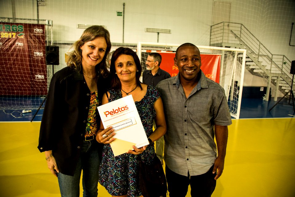 25.01.2018 - Prefeita Paula Mascarenhas durante entrega de certificados de regularizacão fundiária do Mário Meneghetti - Foto: Gustavo Vara