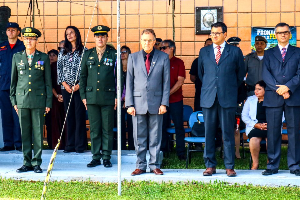 17.04.2019 - Vice-prefeito Idemar Barz é homenageado pelo Exército Brasileiro