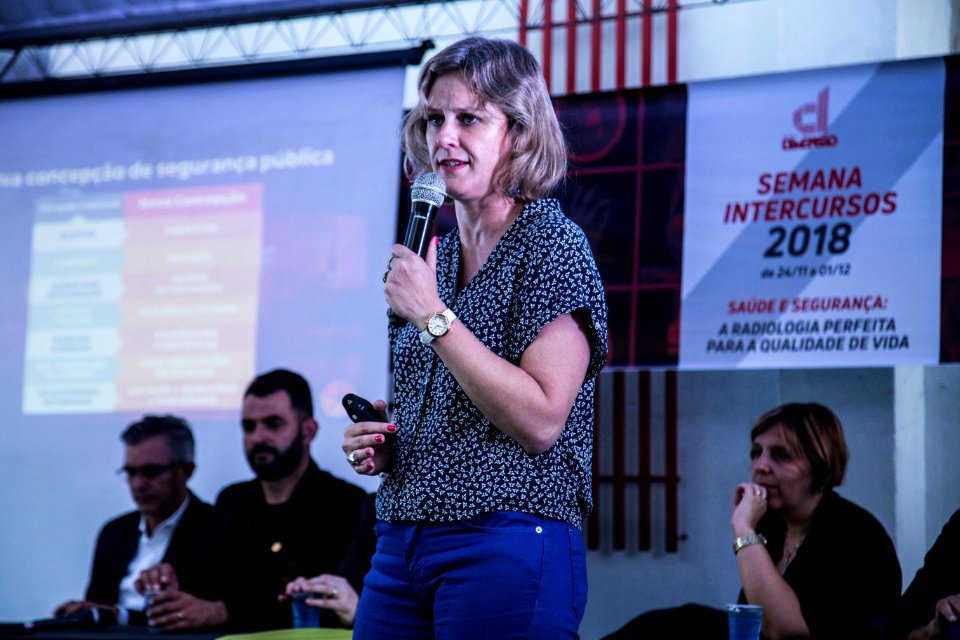 29.11.2018 - Prefeita Paula Mascarenhas palestra na Semana Intercurso do Instituto Educacional Dimensão - Foto: Gustavo Vara