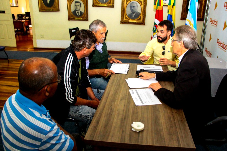 23.11.2017 - Prefeito em exercicio Idemar Barz em audiências publicas individuais do projeto O Vice-Prefeito Recebe