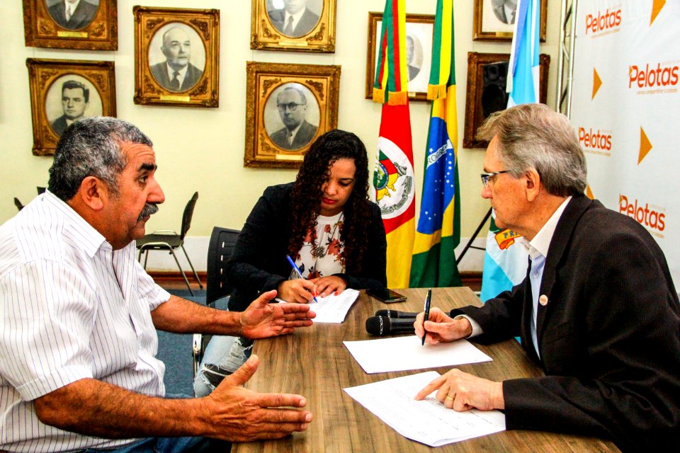 23.11.2017 - Prefeito em exercicio Idemar Barz em audiências publicas individuais do projeto O Vice-Prefeito Recebe