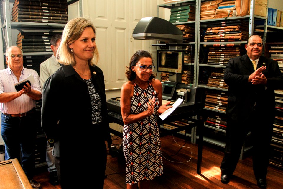 19.02.2019 - Prefeita Paula Mascarenhas participa da entrega do scanner planetário para digitalização do acervo da Bibliotheca Pública Pelotense - Foto: Gustavo Vara
