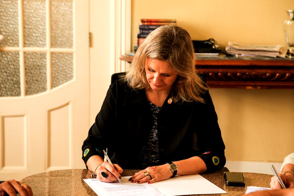 12.11.2018 - Prefeita Paula Mascarenhas e o vice Idemar Barz realizam assinatura de contrato para execução de três unidades escolares proinfância tipo 2 - Foto: Gustavo Vara