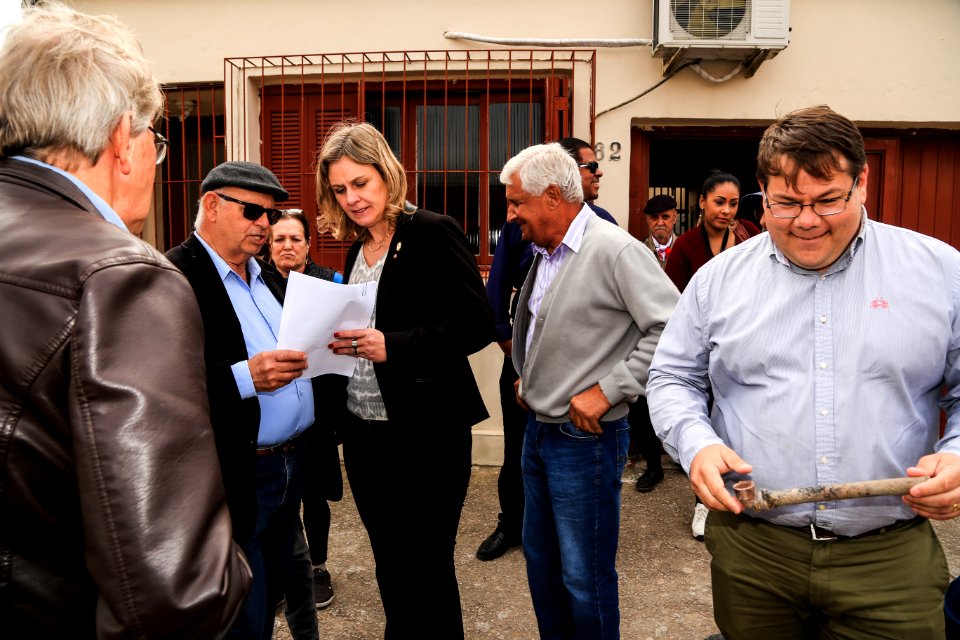11.10.2018 - Prefeita Paula Mascarenhas e o vice Idemar Barz realizam a entrega de veículos no reservatório R5, entrega de máquinas e visita nas obras do Sanep,  no Fragata - Foto: Gustavo Vara