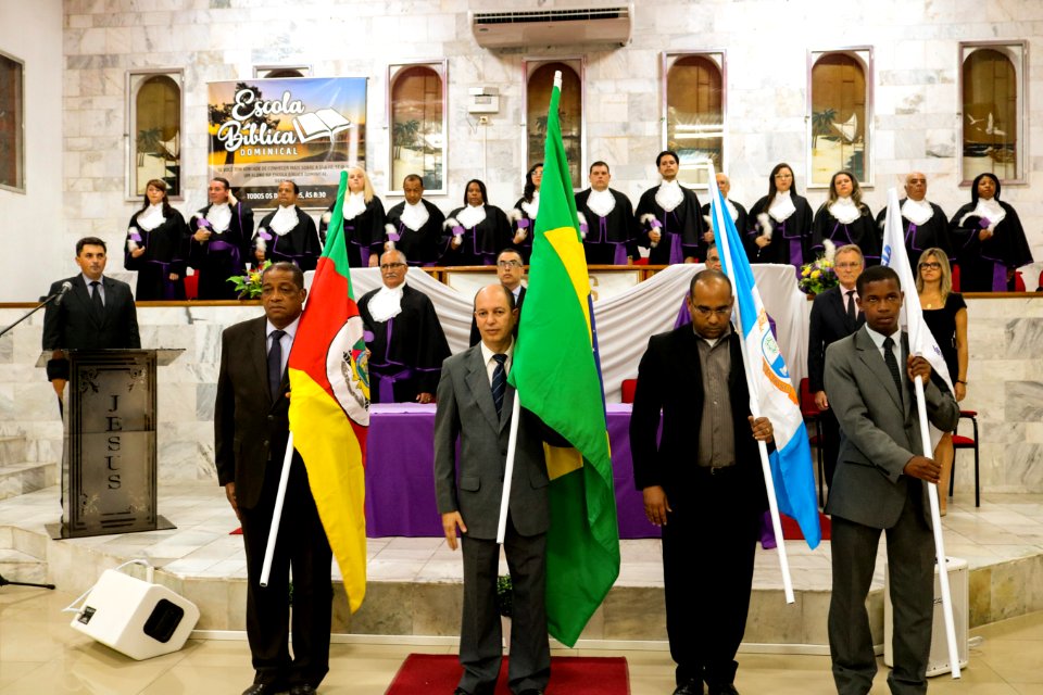 23.02.2019 - Vice-prefeito Idemar na solenidade de formatura em Teologia na Igreja Evangélica Assembleia de Deus - Foto Michel Corvello