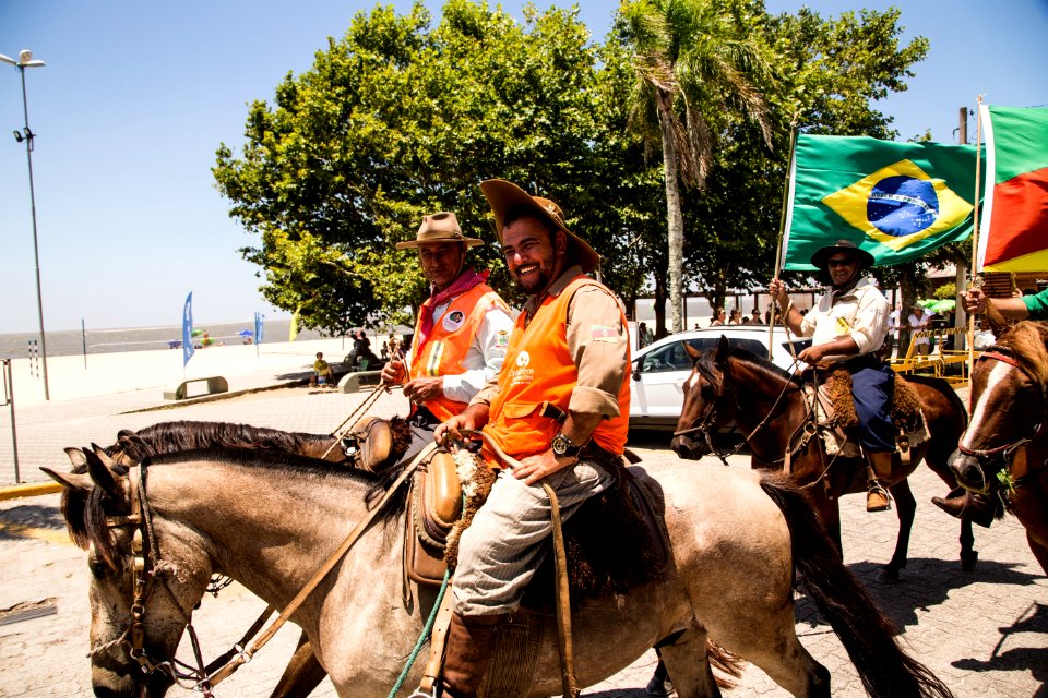 27.01.2019 - Prefeita Paula Mascarenhas e o vice Idemar Barz recepcionam os Cavalarianos da Costa Doce em Pelotas - Foto: Gustavo Vara