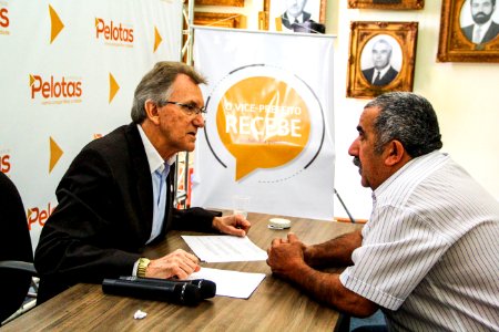 23.11.2017 - Prefeito em exercicio Idemar Barz em audiências publicas individuais do projeto O Vice-Prefeito Recebe
