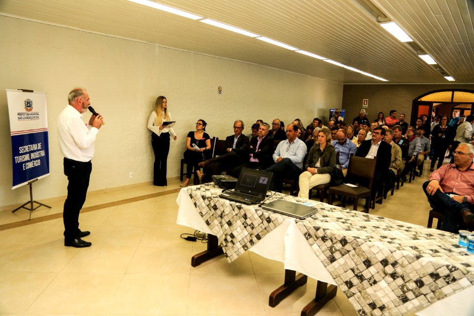 10.10.2018 - São Lourenço do Sul/RS 16:00 - Prefeita Paula Mascarenhas acompanha  a apresentação do relatório de oportunidades para o desenvolvimento do turismo da região sul do RS - Foto: Gustavo Vara