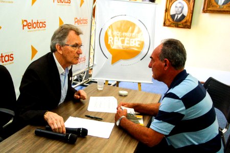 23.11.2017 - Prefeito em exercicio Idemar Barz em audiências publicas individuais do projeto O Vice-Prefeito Recebe
