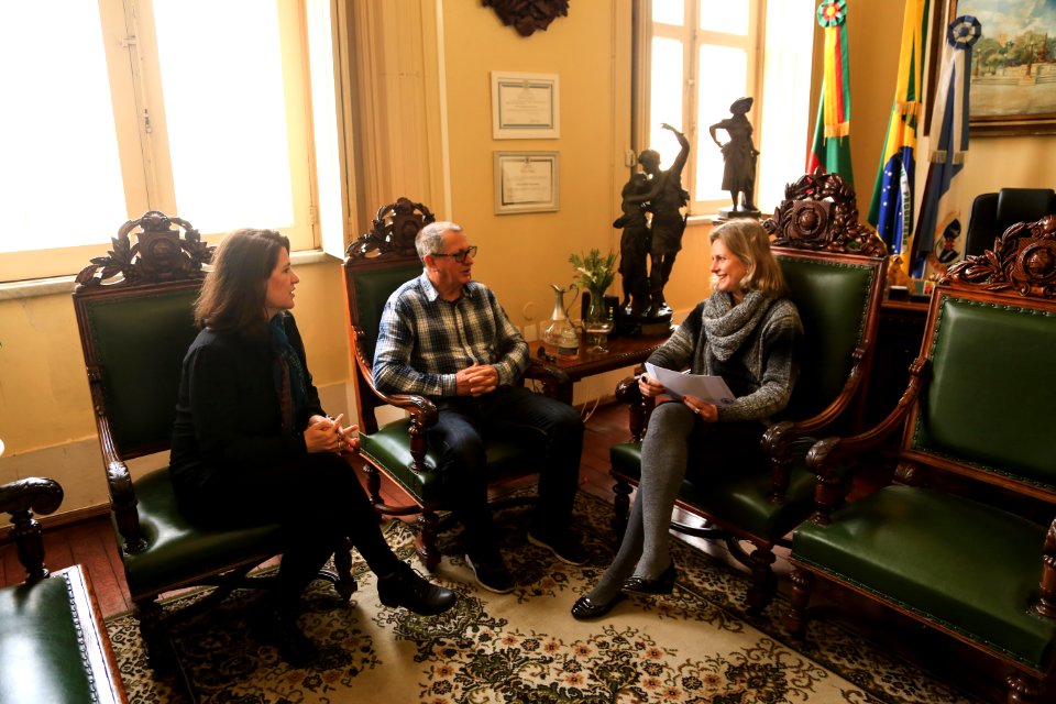 13.09.2018 - Prefeita Paula entrega de convite para o XXXIV EICON - Foto Gustavo Vara