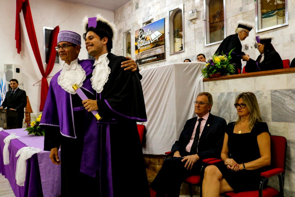 23.02.2019 - Vice-prefeito Idemar na solenidade de formatura em Teologia na Igreja Evangélica Assembleia de Deus - Foto Michel Corvello