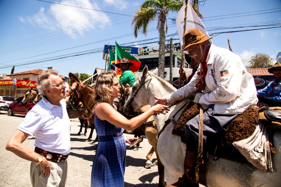 27.01.2019 - Prefeita Paula Mascarenhas e o vice Idemar Barz recepcionam os Cavalarianos da Costa Doce em Pelotas - Foto: Gustavo Vara