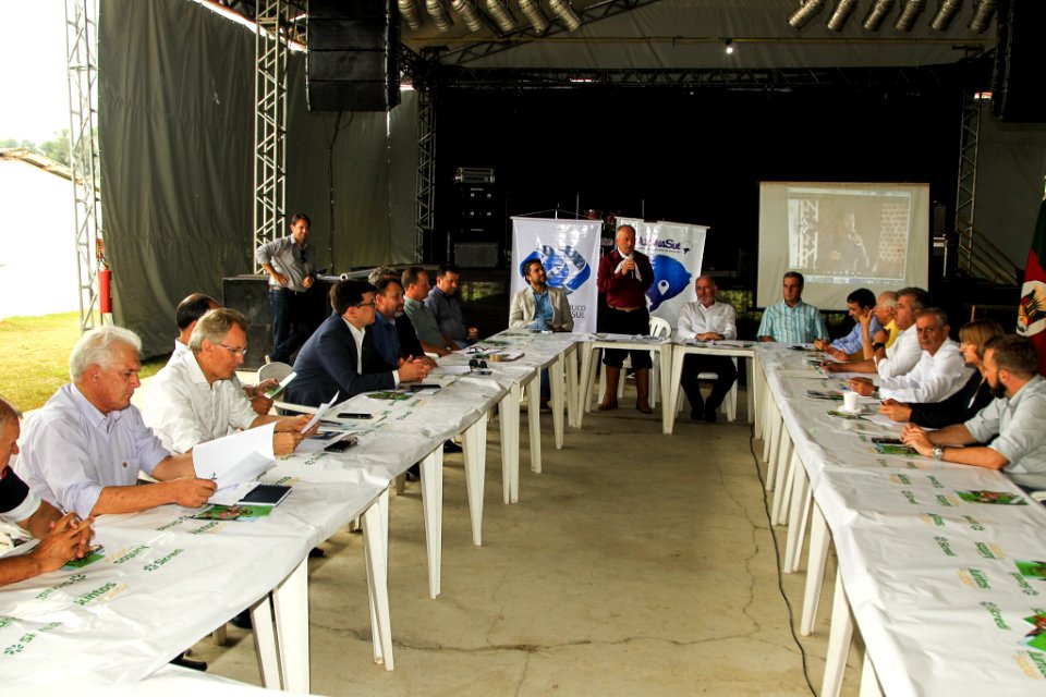 17.01.2019 - Prefeito em exercício Idemar Barz participa da reunião da Azonasul em Herval/RS - Foto: Gustavo Vara