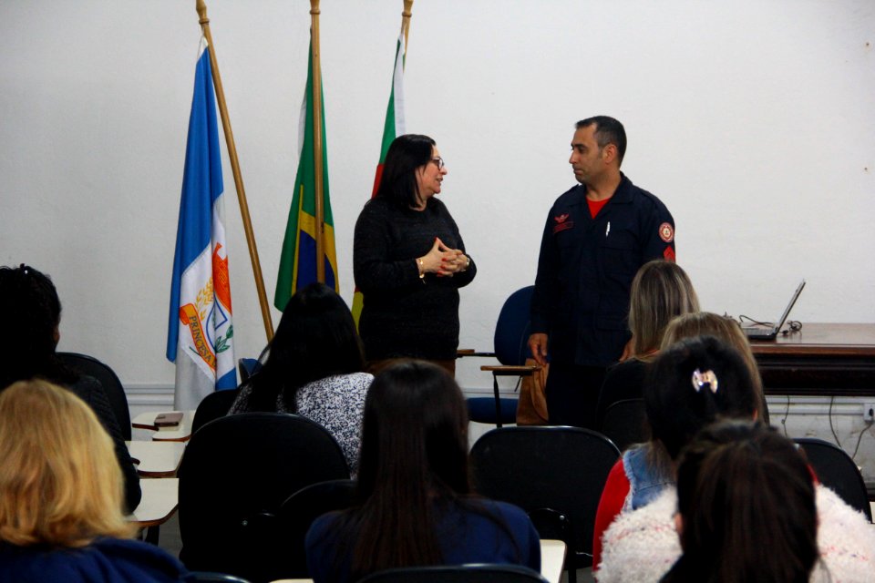 28.09.2018 - SMED - Curso de Primeiros Socorros para Educadores - Foto Marcel Avila (7)