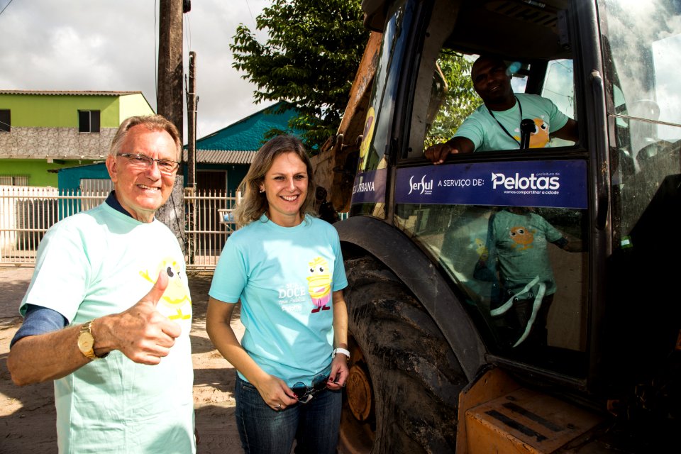 01.04.2019 - Prefeita Paula Mascarenhas e o vice Idemar Barz acompanham o mutirão de preparo do Sítio Floresta para o Bairro da Gente - Foto: Gustavo Vara