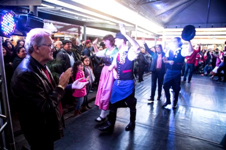 29.07.2018 - Vice prefeito Idemar Barz durante pronunciamento nas apresentações do Festival Internacional de Folclore e Artes Populares (FIFAP) no Mercado Público de Pelotas - Foto: Gustavo Vara