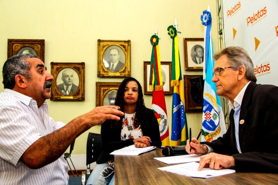 23.11.2017 - Prefeito em exercicio Idemar Barz em audiências publicas individuais do projeto O Vice-Prefeito Recebe