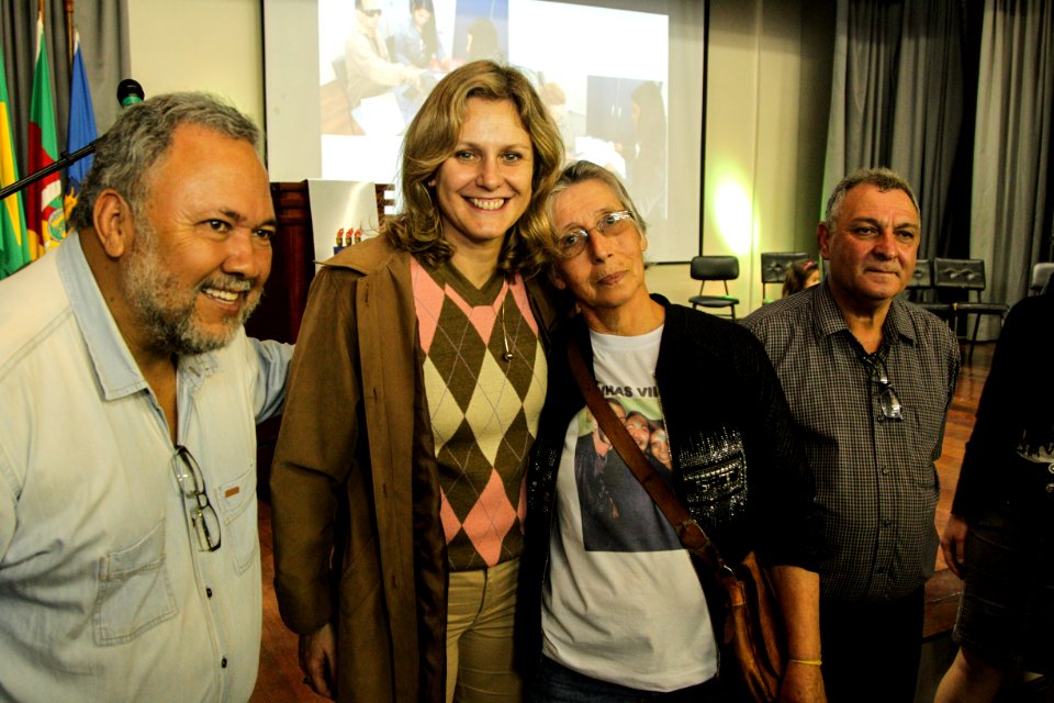 18.09.2018 - Prefeita Paula Mascarenhas durante entrega de lotes de regularização fundiária da ocupação Uruguai - 143 famílias - Foto: Gustavo Vara