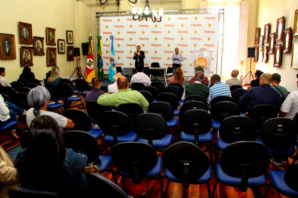 23.11.2017 - Prefeito em exercicio Idemar Barz em audiências publicas individuais do projeto O Vice-Prefeito Recebe