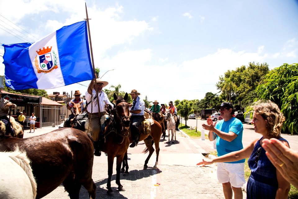 27.01.2019 - Prefeita Paula Mascarenhas e o vice Idemar Barz recepcionam os Cavalarianos da Costa Doce em Pelotas - Foto: Gustavo Vara