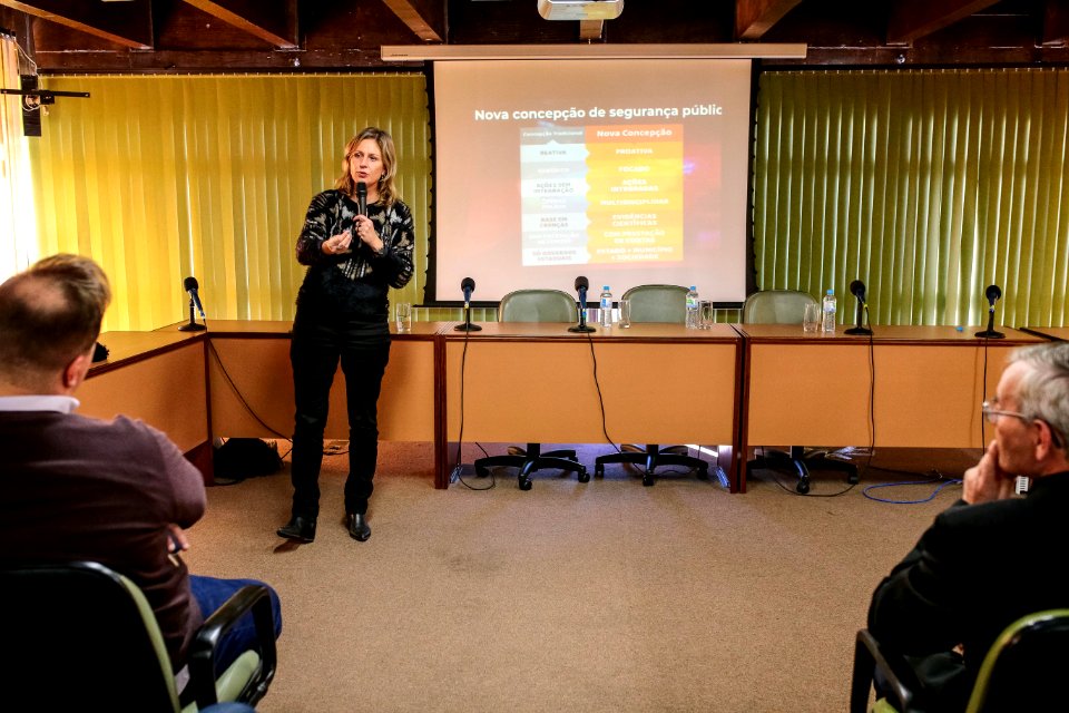 18.06.2018 Prefeita Paula palestra na Câmara de Caxias Pacto Pelotas pela Paz - Fotos Gustavo Mansur