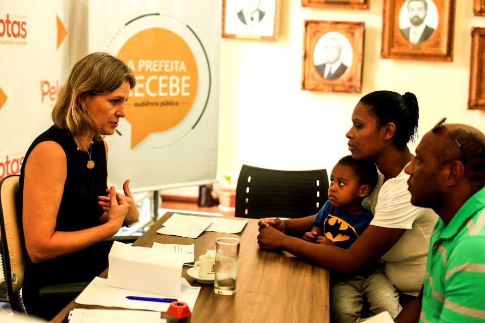 07.02.2019 - Prefeita Paula Mascarenhas durante edição do Prefeita Recebe, no Salão Nobre do Paço Municipal - Foto: Gustavo Vara