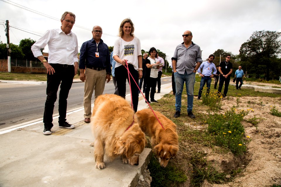 18.10.2018 - Prefeita Paula Mascarenhas e o vice Idemar Barz realizam caminhada de entrega das avenidas 25 de julho e Leopoldo Brod - Foto: Gustavo Vara