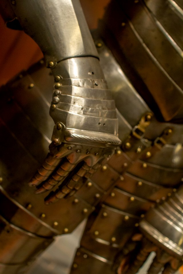 gauntlet detail
