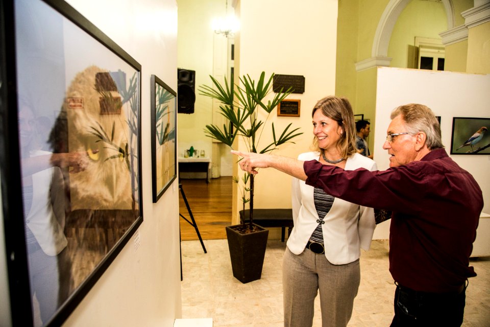 03.04.2019 - Prefeita Paula Mascarenhas e o vice Idemar Barz prestigiam o lançamento do projeto 100 Aves de Pelotas, com abertura de exposição fotográfica e lançamento de livro de fotos - Foto: Gustavo Vara
