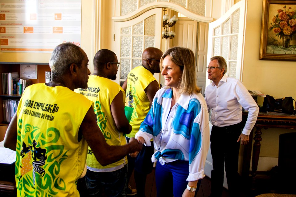 01.03.2019 - Prefeita Paula Mascarenhas e o vice Idemar Barz durante visita da diretoria da Banda Empolgação para entrega do abadá - Foto: Gustavo Vara
