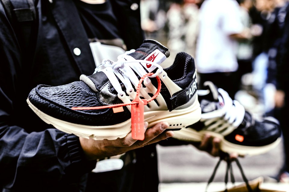 OFF WHITE x AIR PRESTO