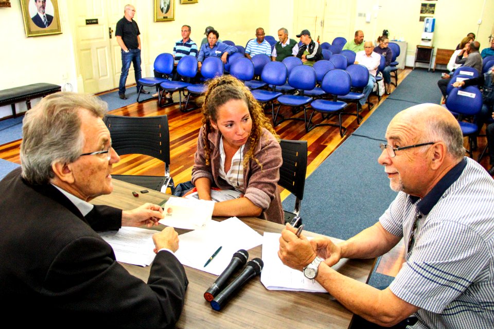 23.11.2017 - Prefeito em exercicio Idemar Barz em audiências publicas individuais do projeto O Vice-Prefeito Recebe