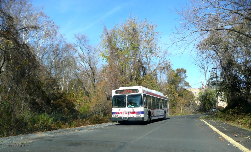 Septa 2004 D40LF on route 24 (to FTC)
