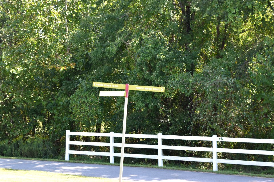 sign Neuse River Trail Craig Burn Ln  (1)