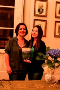 28.09.2018 - Prefeita Paula Mascarenhas prestigia o lançamento do livro Hortênsias de Agosto, da escritora e jornalista Joice Lima - Foto: Gustavo Vara