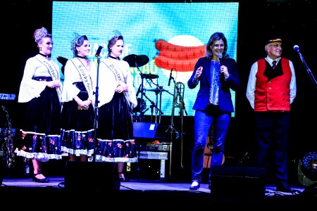 31.10.2018 - Prefeita Paula Mascarenhas e o vice Idemar Barz participam do jantar de abertura da Oktoberfest de Pelotas - Foto: Gustavo Vara