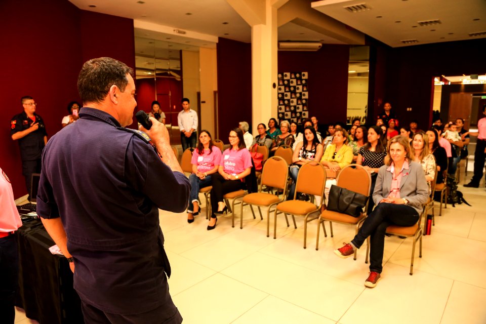 23.10.2018 - Prefeita Paula Mascarenhas participa da abertura da Tarde Rosa - para mães e familiares dos bombeiros mirins - Foto: Gustavo Vara