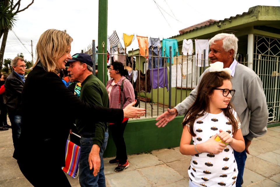 11.10.2018 - Prefeita Paula Mascarenhas e o vice Idemar Barz realizam a entrega de veículos no reservatório R5, entrega de máquinas e visita nas obras do Sanep,  no Fragata - Foto: Gustavo Vara