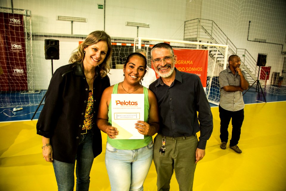 25.01.2018 - Prefeita Paula Mascarenhas durante entrega de certificados de regularizacão fundiária do Mário Meneghetti - Foto: Gustavo Vara