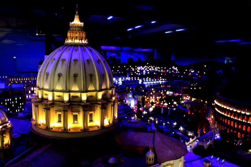 Petersdom bei Nacht im MiWuLa